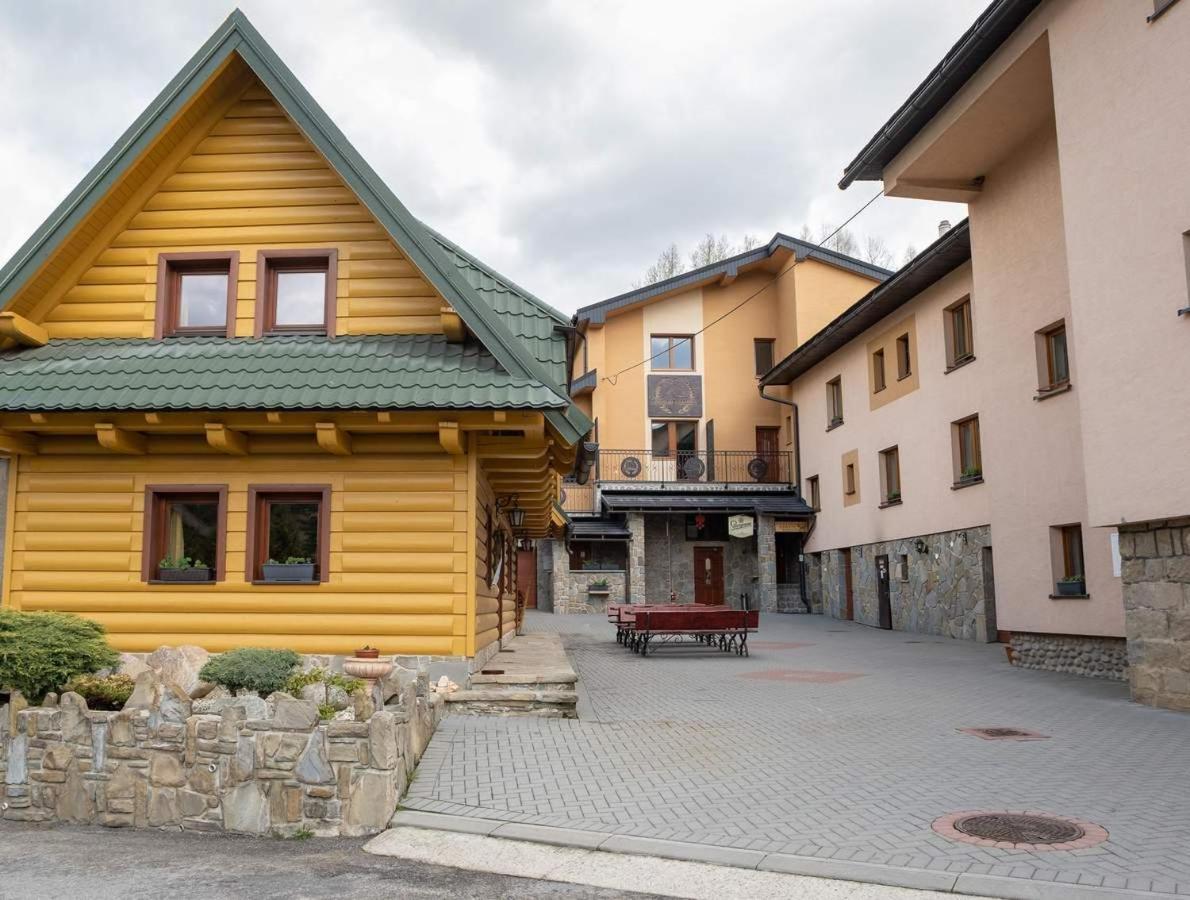 Penzion Kamzik A Drevenica Habovka Exterior photo